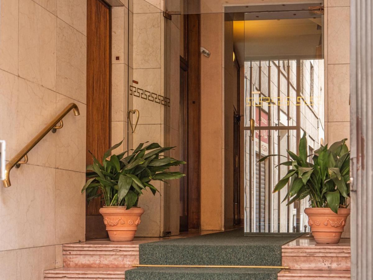 The Best Rent - Apartment With Balcony In Milan Downtown Bagian luar foto